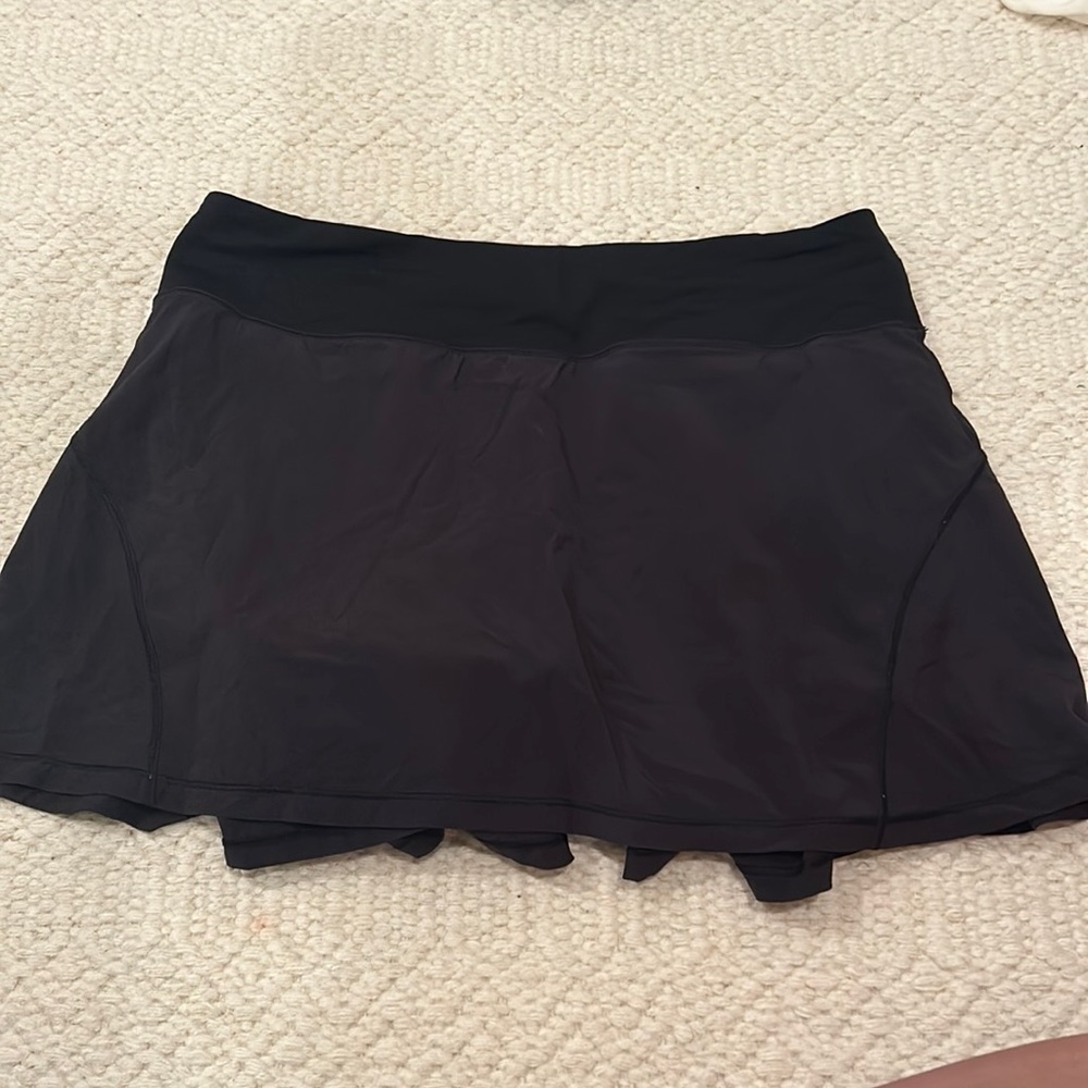 Lululemon black tennis skirt, size 8